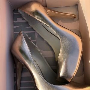 Bcbg heels